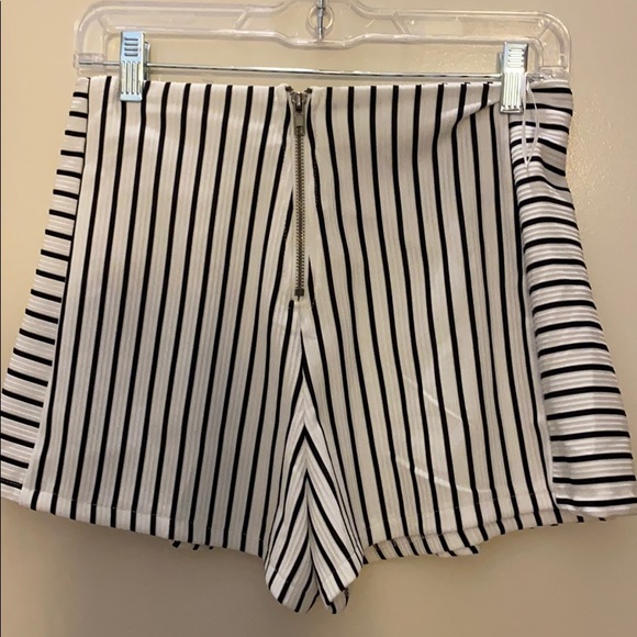 LF black and white striped skort - Picture 2 of 3